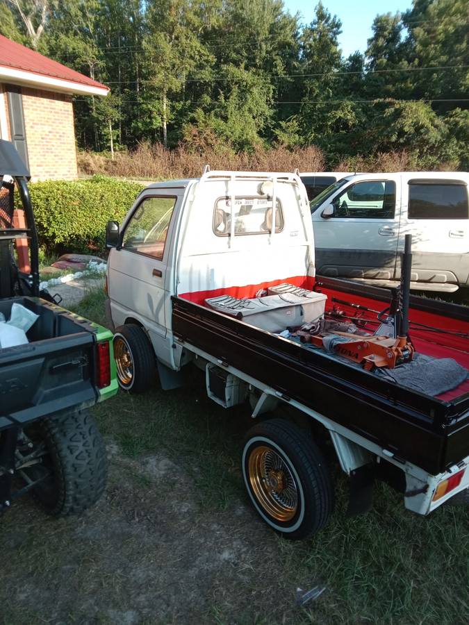 Daihatsu-hijet-1991-white-4