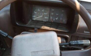 Daihatsu-hijet-1991-white-7