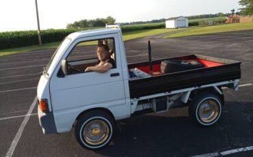 Daihatsu-hijet-1991-white-9