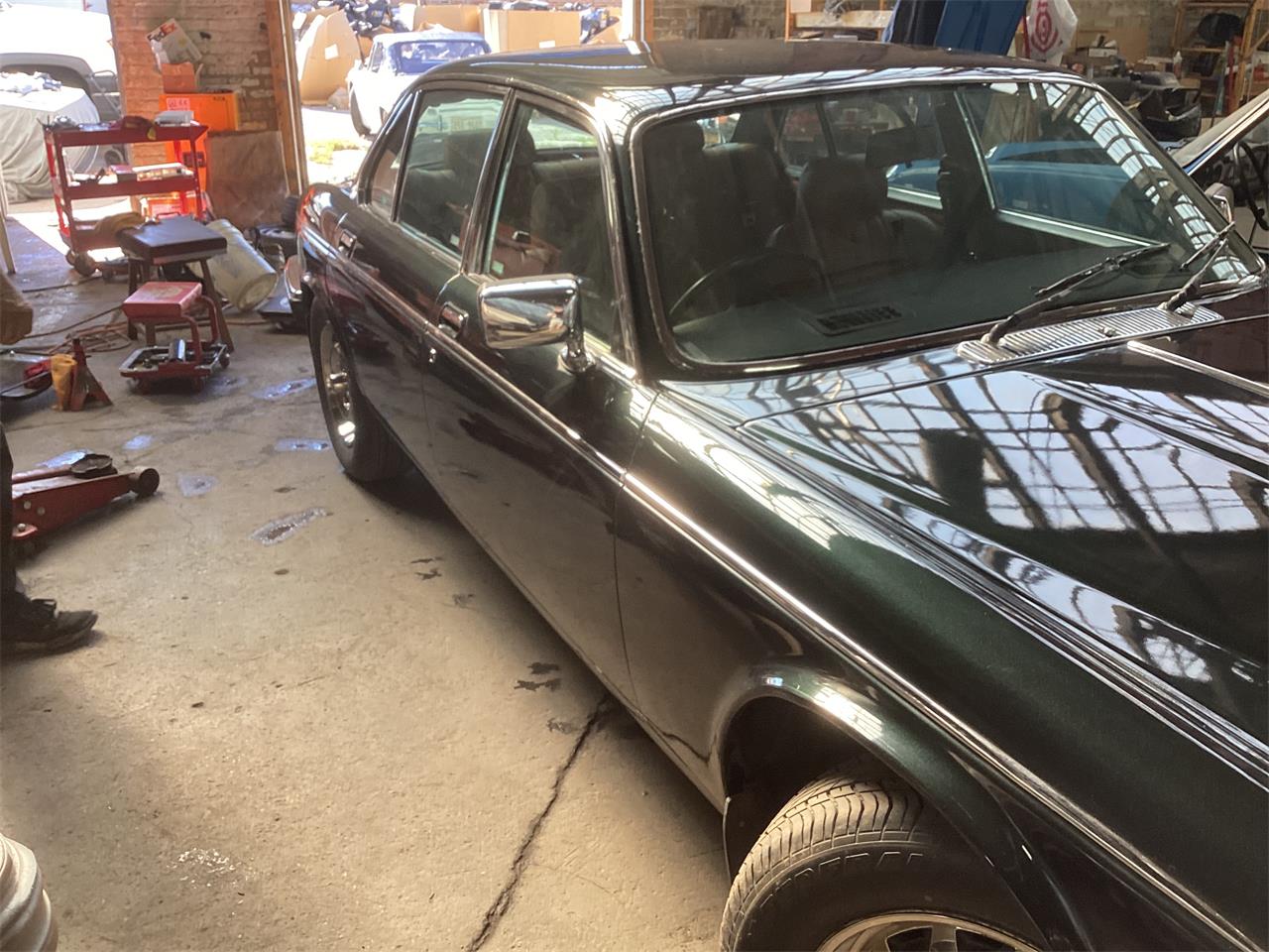 Daimler-Sovereign-1983-Metallic-green-Tan-1