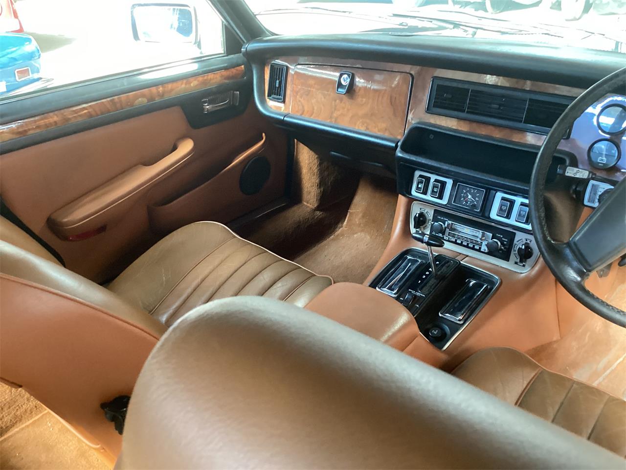 Daimler-Sovereign-1983-Metallic-green-Tan-12