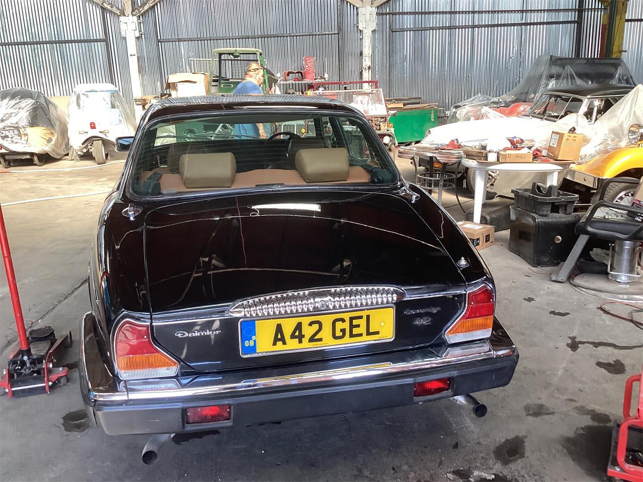 Daimler-Sovereign-1983-Metallic-green-Tan-7