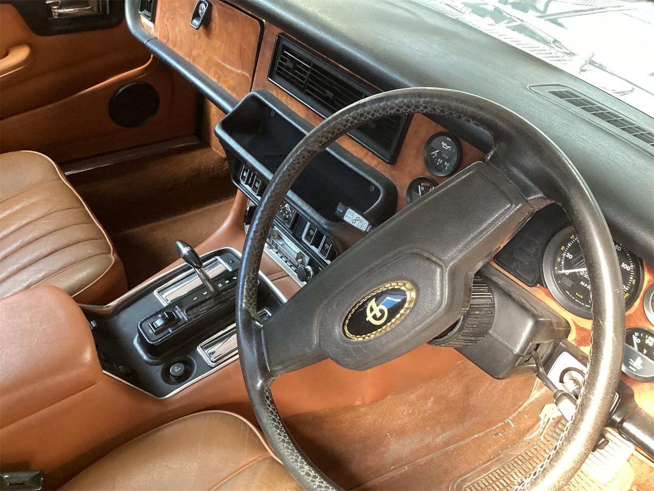 Daimler-Sovereign-1983-Metallic-green-Tan-8