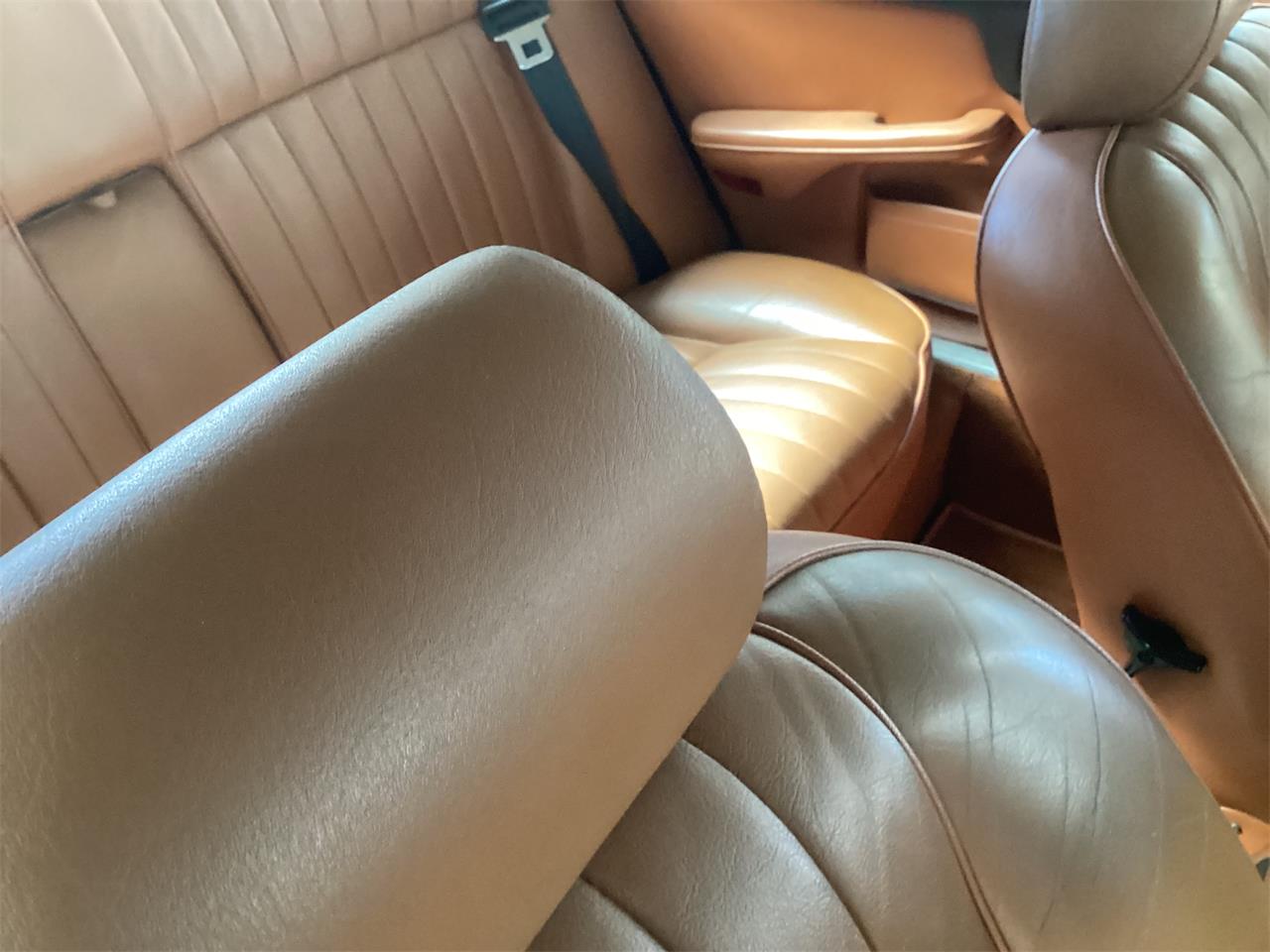 Daimler-Sovereign-1983-Metallic-green-Tan-9