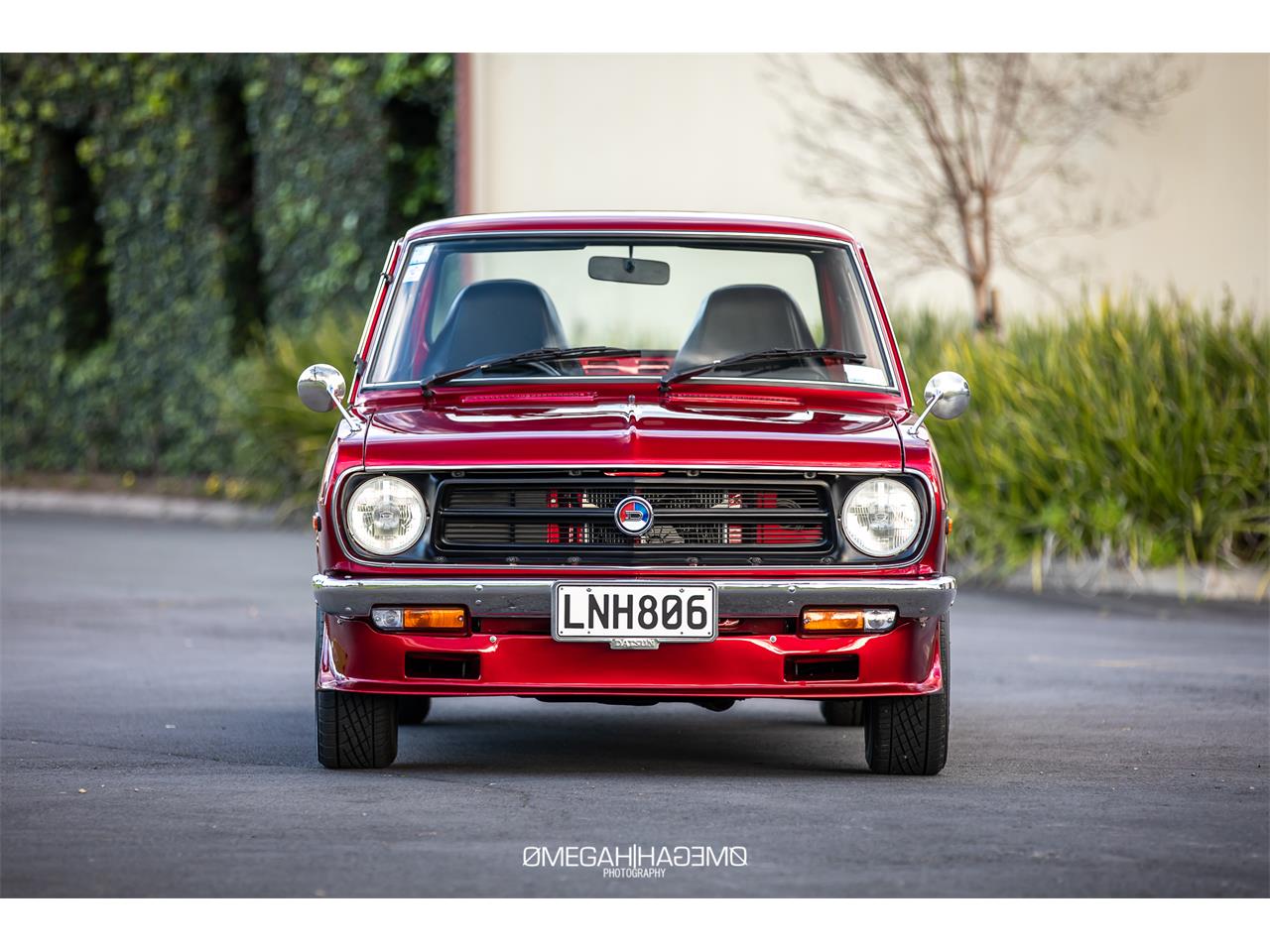 Datsun-1200-1988-Candy-Apple-RED-Black-3