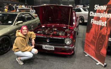 Datsun-1200-1988-Candy-Apple-RED-Black-6