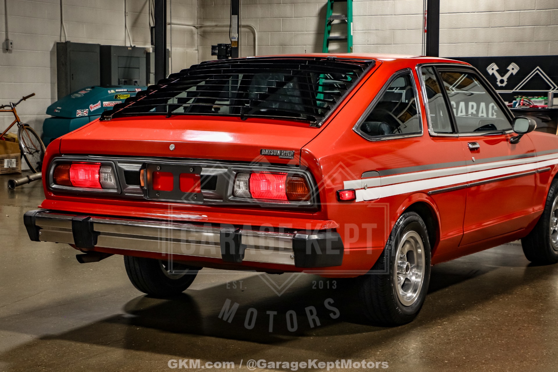 Datsun-210-1979-Red-Black-47