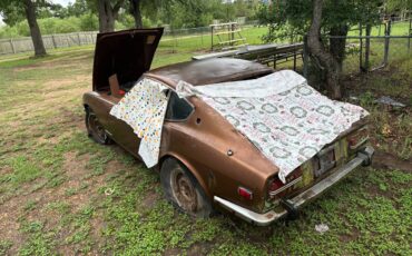 Datsun-240-1973-brown-2