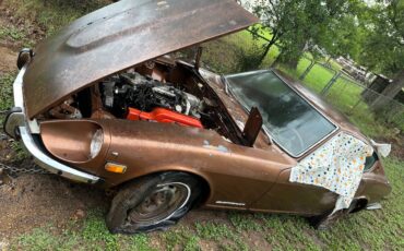Datsun-240-1973-brown-3