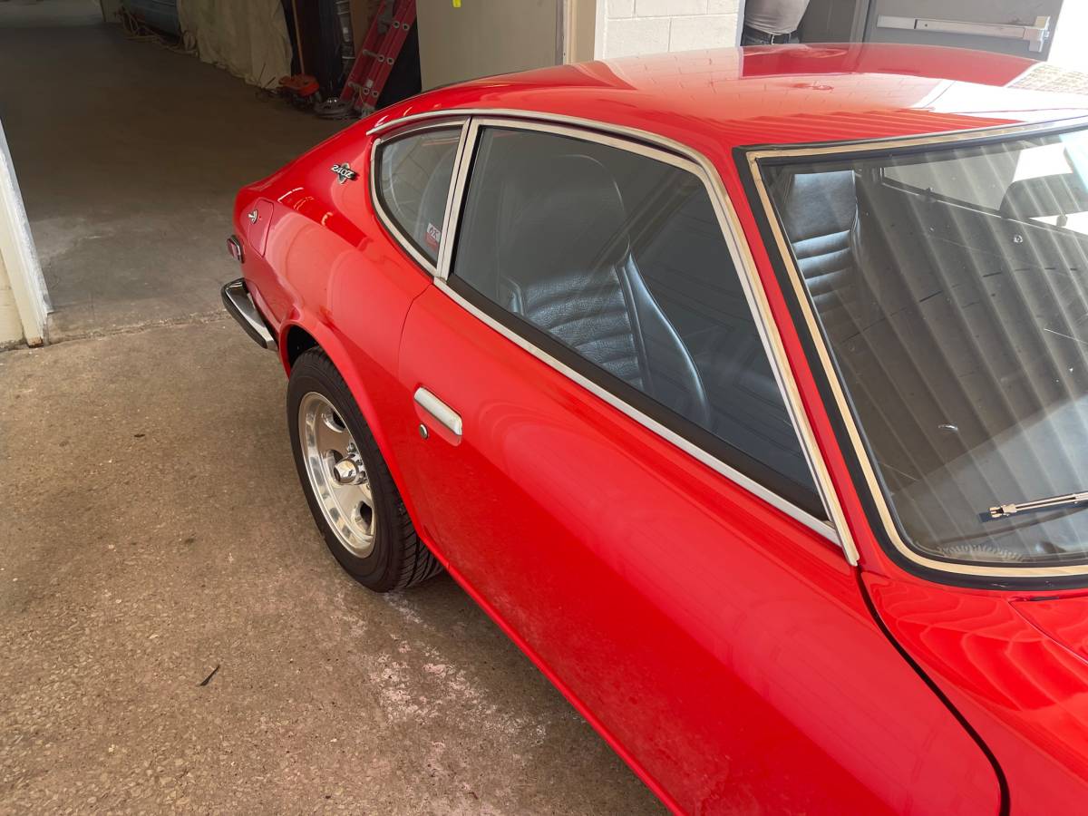 Datsun-240z-1970-red-2