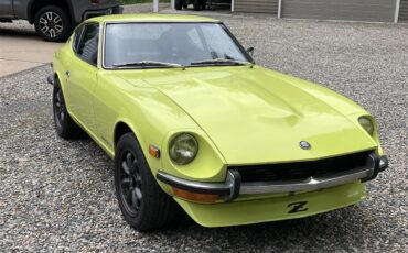 Datsun-240z-1972-Lime-Yellow-Code-112-Black-1
