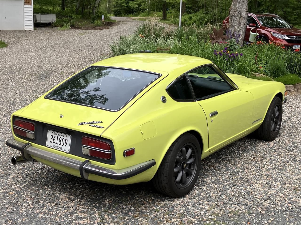 Datsun-240z-1972-Lime-Yellow-Code-112-Black-15