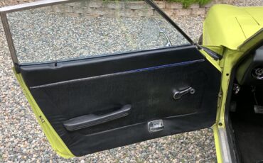 Datsun-240z-1972-Lime-Yellow-Code-112-Black-17