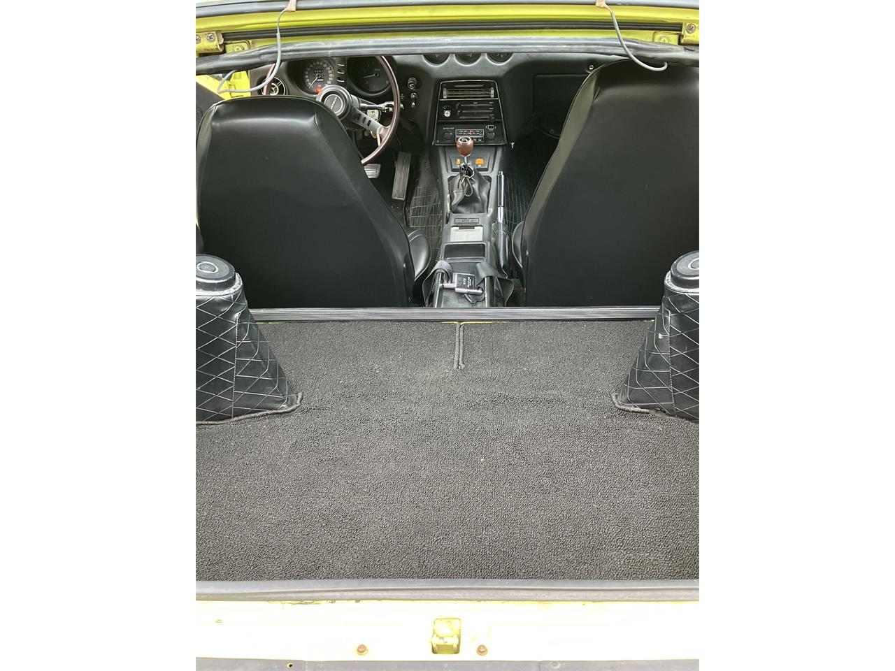 Datsun-240z-1972-Lime-Yellow-Code-112-Black-5