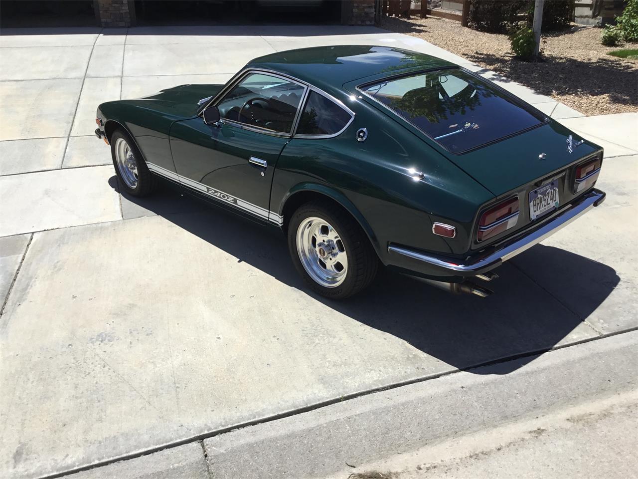 Datsun-240z-1973-Green-Orangeblack-3