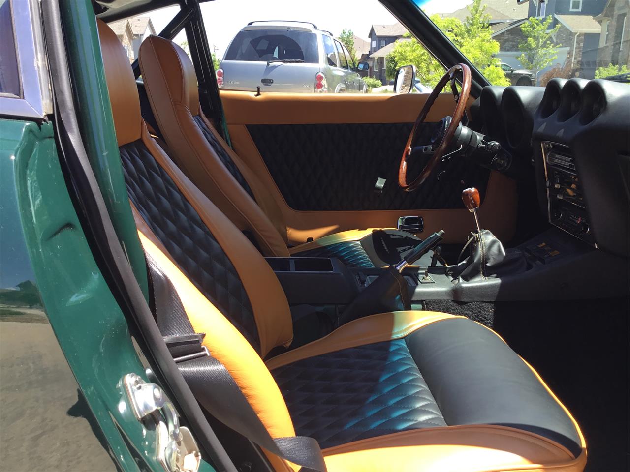 Datsun-240z-1973-Green-Orangeblack-7