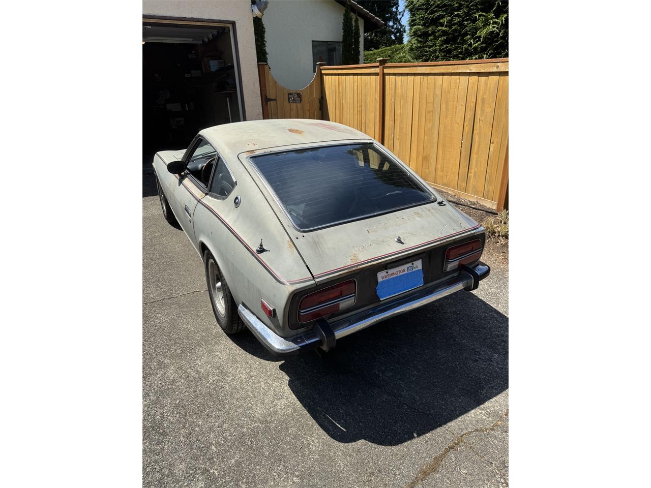 Datsun-240z-1973-Silver-Black-3