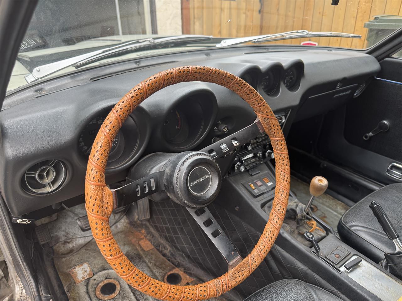 Datsun-240z-1973-Silver-Black-8