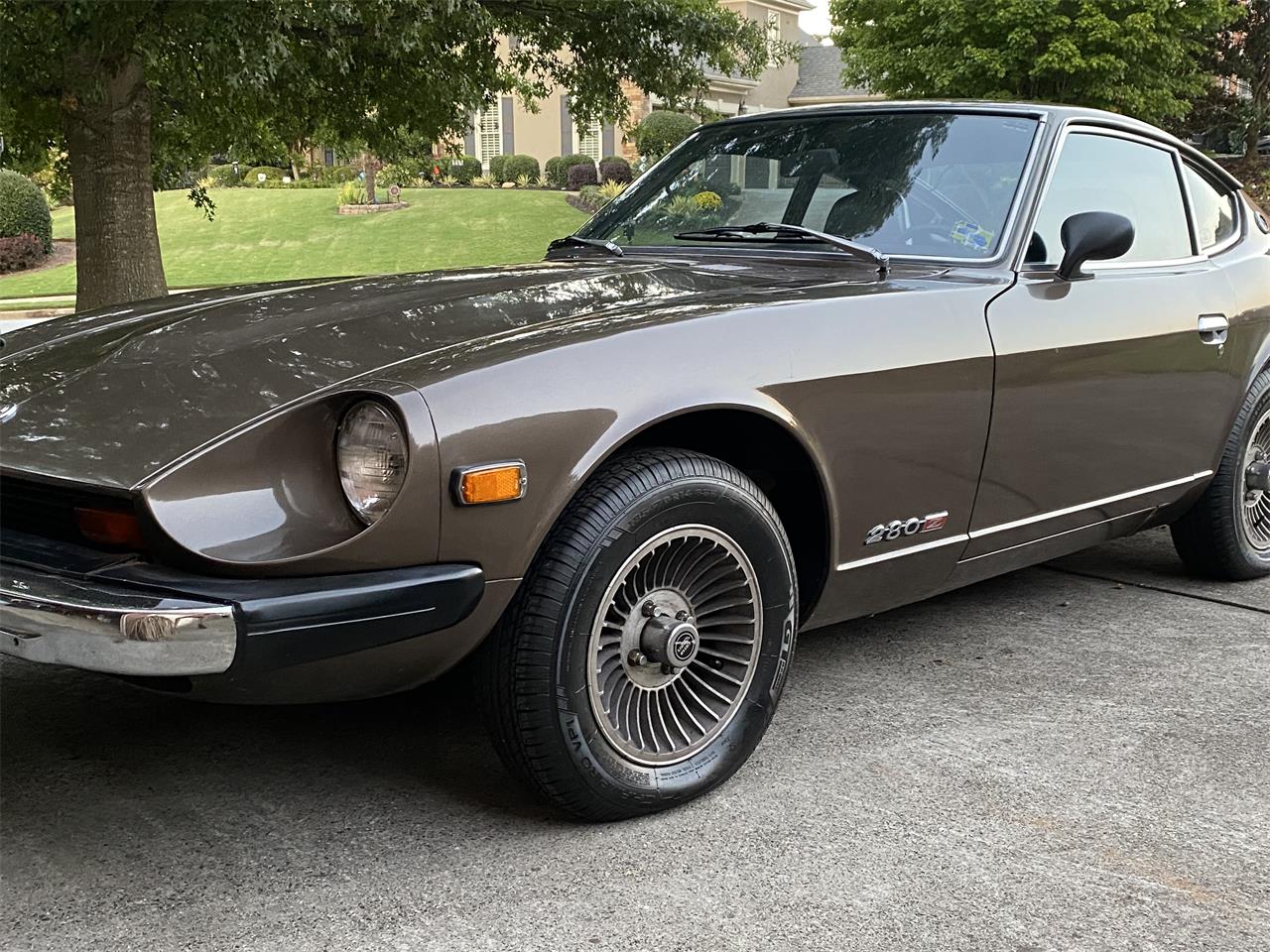 Datsun-280z-1975-Brown-Tope-Black