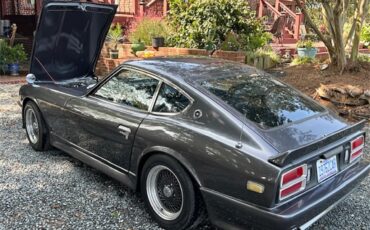 Datsun-280z-1976-Gray-Black-13