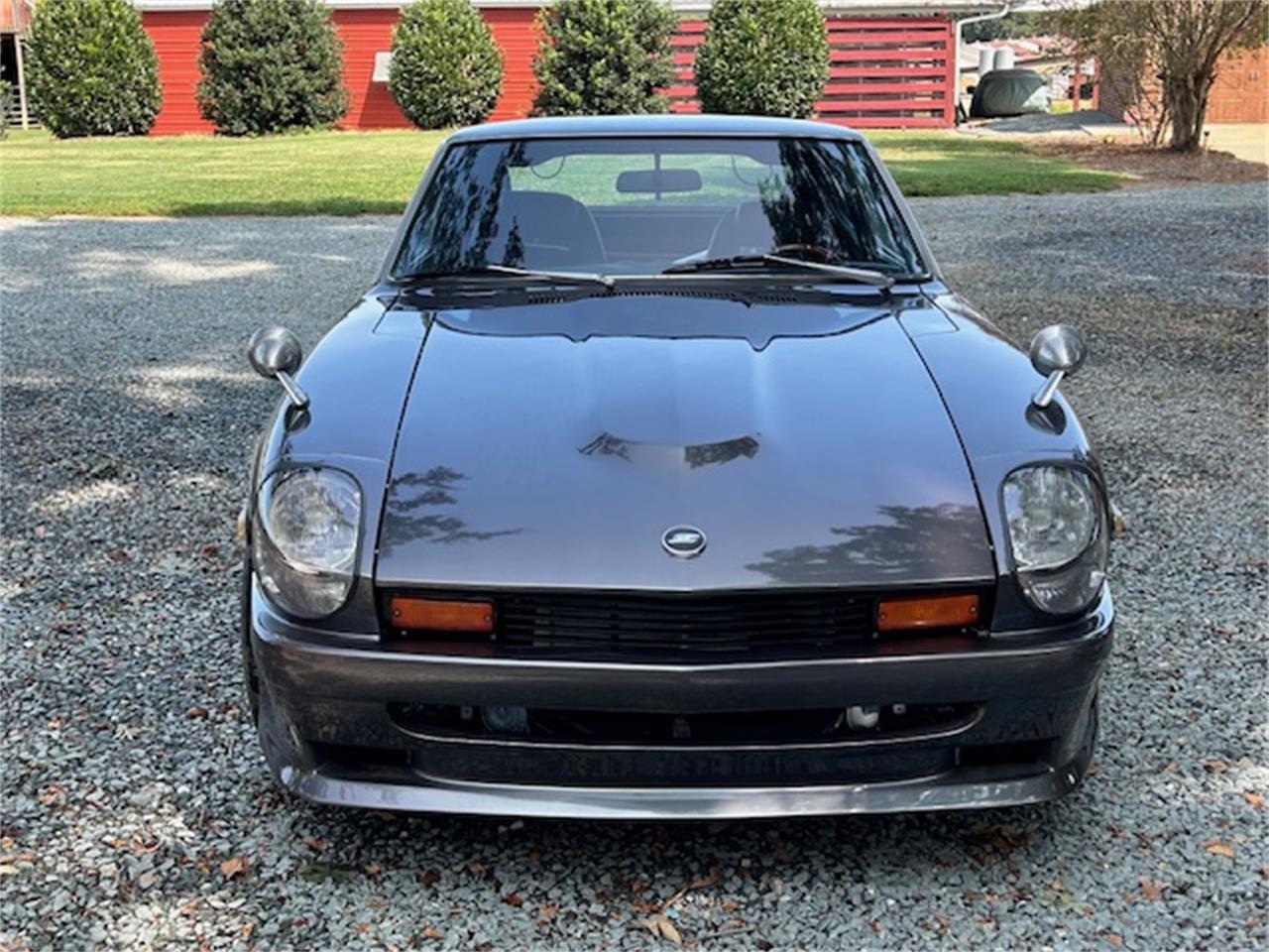 Datsun-280z-1976-Gray-Black-15