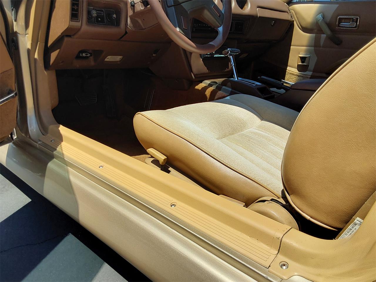 Datsun-280zx-1979-Gold-Tan-3