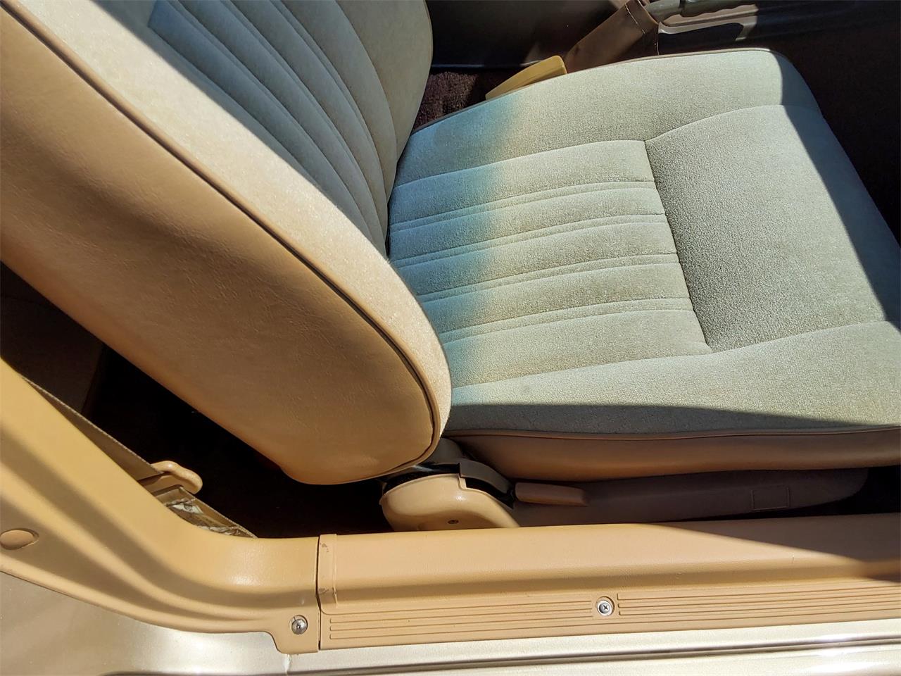 Datsun-280zx-1979-Gold-Tan-30