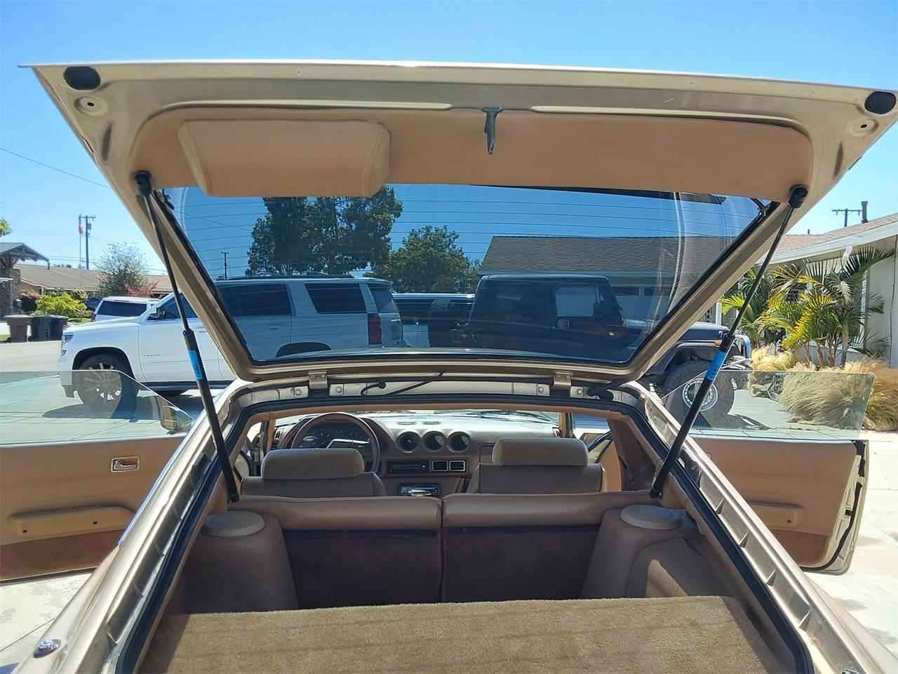 Datsun-280zx-1979-Gold-Tan-32