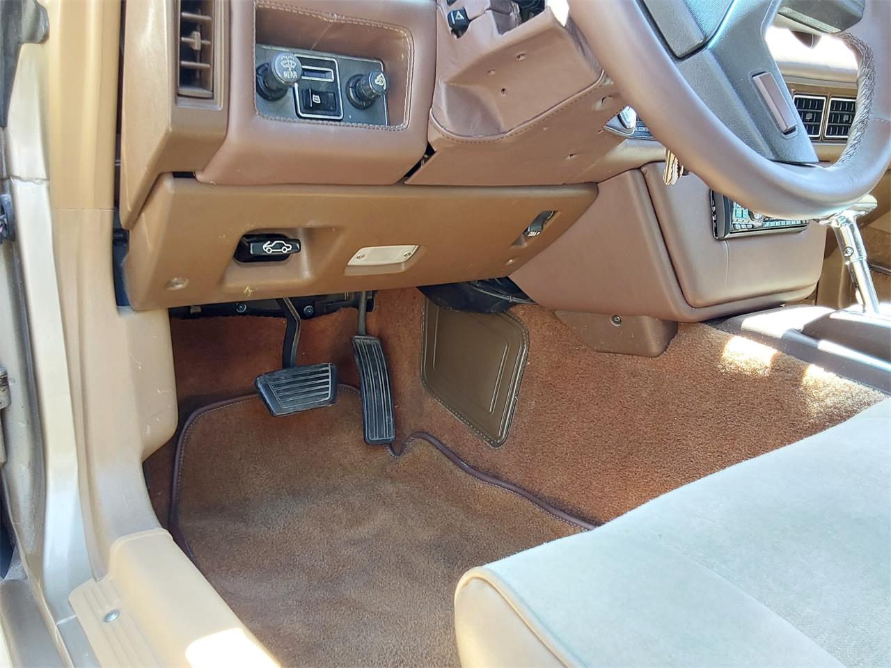 Datsun-280zx-1979-Gold-Tan-53