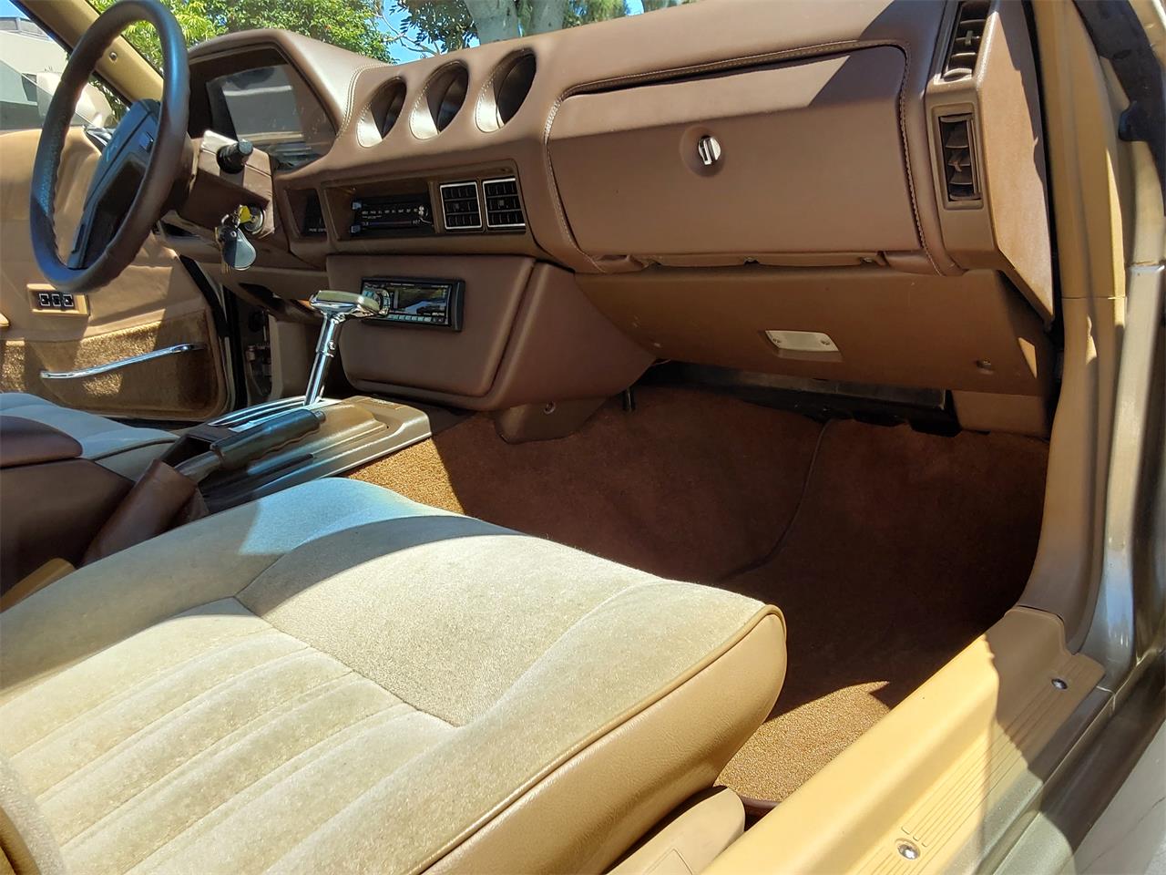 Datsun-280zx-1979-Gold-Tan-54