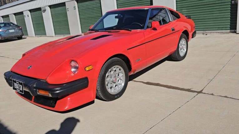 Datsun-280zx-1979-red-Black-1
