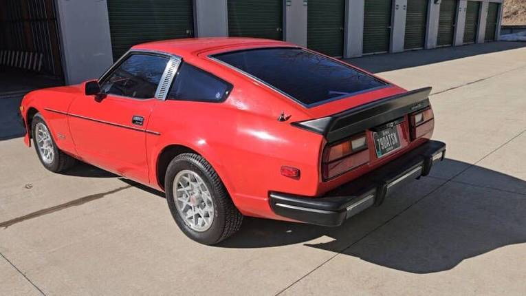 Datsun-280zx-1979-red-Black-12