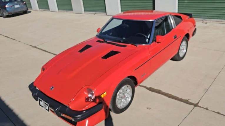 Datsun-280zx-1979-red-Black-14