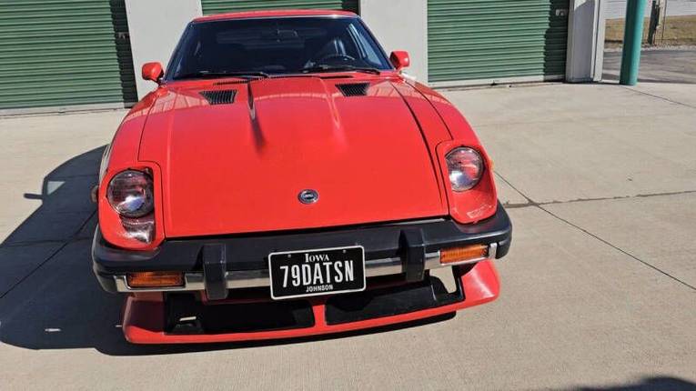 Datsun-280zx-1979-red-Black-2