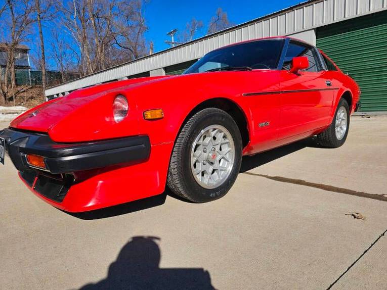 Datsun-280zx-1979-red-Black-22