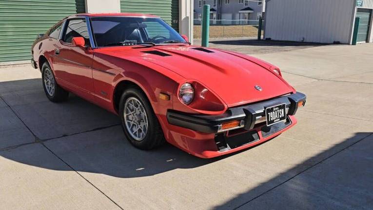Datsun-280zx-1979-red-Black-8