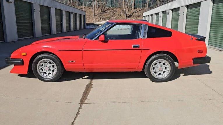 Datsun-280zx-1979-red-Black