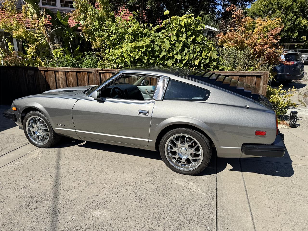 Datsun-280zx-1980-Silvergray-two-tone-Blue-and-silver-2
