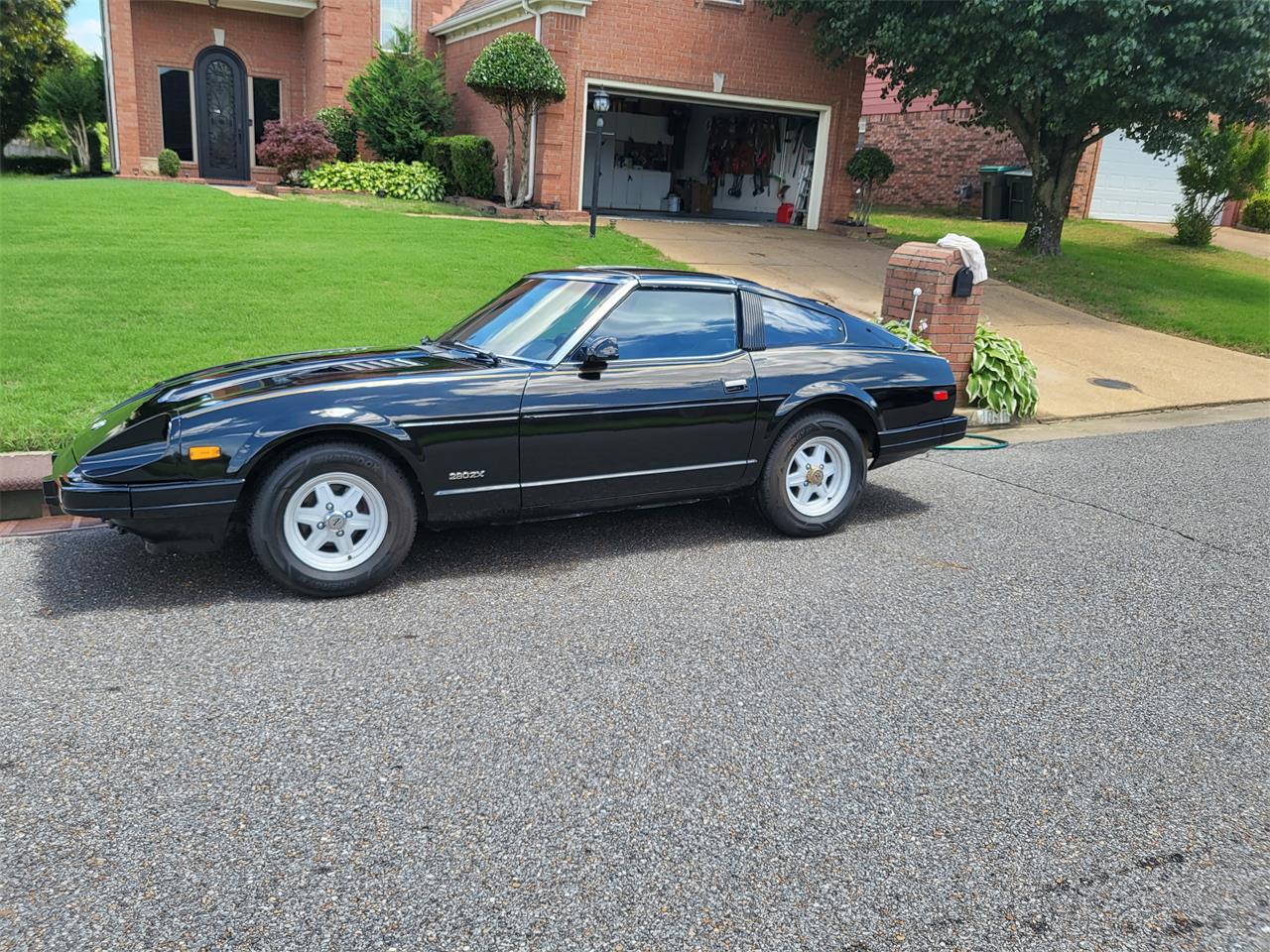 Datsun-280zx-1982-Black-Brown-and-Black-7