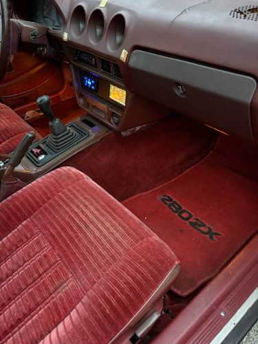 Datsun-280zx-1982-Custom-4