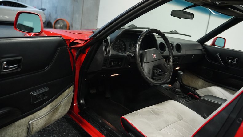 Datsun-280zx-1983-Red-Black-ampamp-Gray-2