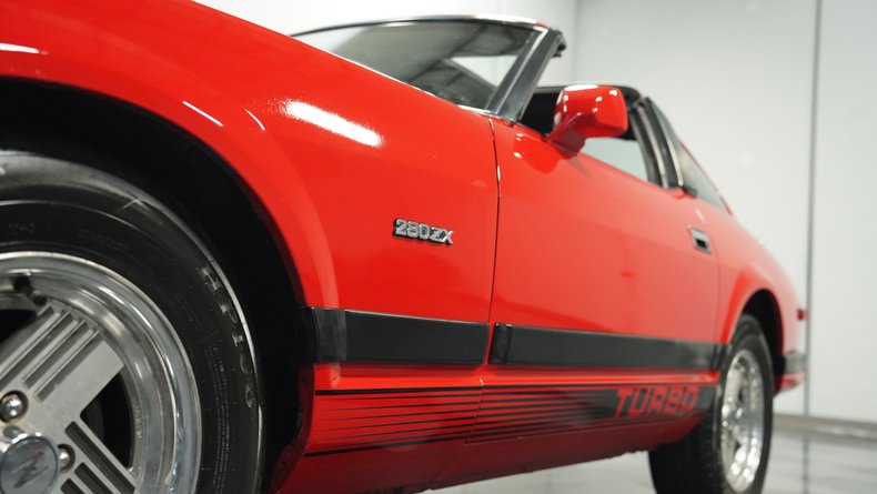 Datsun-280zx-1983-Red-Black-ampamp-Gray-22