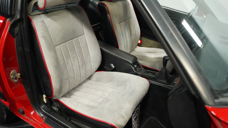 Datsun-280zx-1983-Red-Black-ampamp-Gray-38