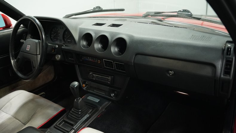 Datsun-280zx-1983-Red-Black-ampamp-Gray-40