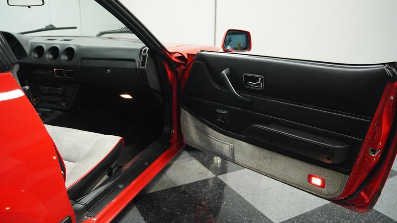 Datsun-280zx-1983-Red-Black-ampamp-Gray-44