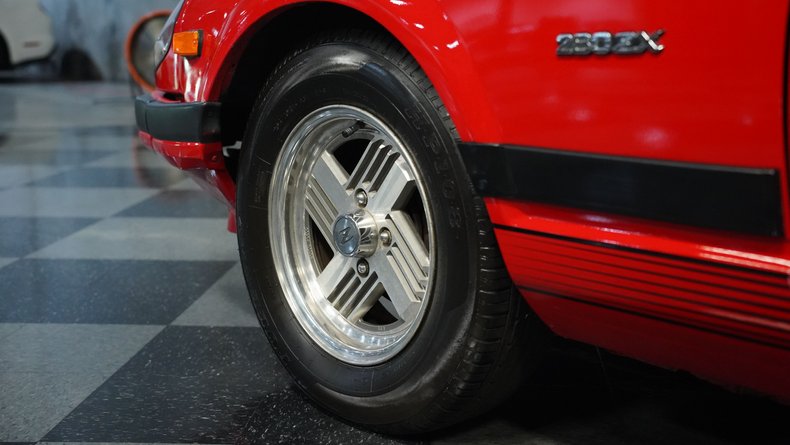 Datsun-280zx-1983-Red-Black-ampamp-Gray-49
