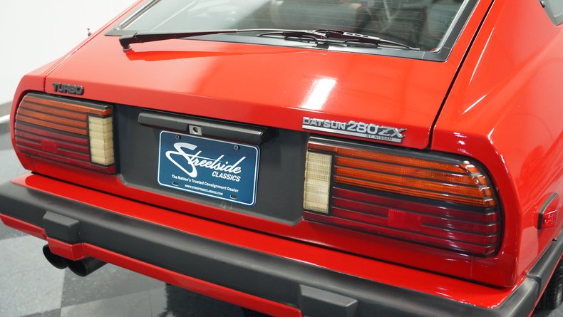 Datsun-280zx-1983-Red-Black-ampamp-Gray-9