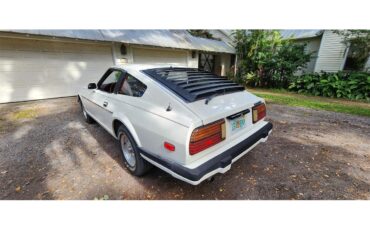 Datsun-280zx-1983-White-Red-6