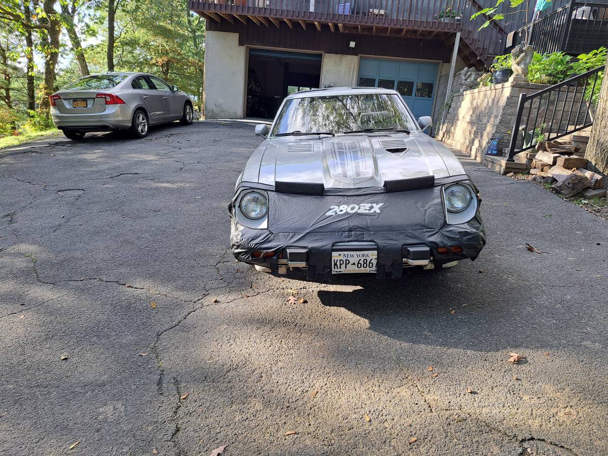 Datsun-280zx-1983-silver-9