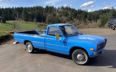 Datsun-620-1976-blue-1